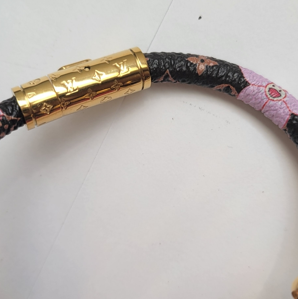 Fashion  Black and Pink Floral Charm Bracelet - Picture 5 of 7